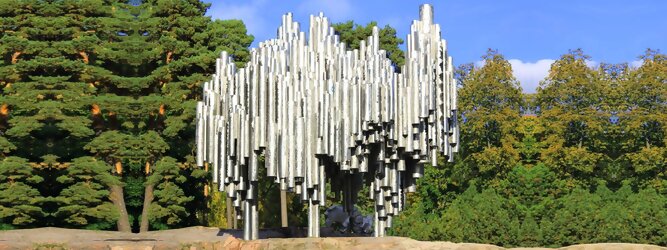 Trip Moldawien Reisetipps - Sibelius Monument in Helsinki, Finnland. Wie stilisierte Orgelpfeifen, verblüfft die abstrakt kühne Optik dieser Skulptur und symbolisiert das kreative künstlerische Musikschaffen des weltberühmten finnischen Komponisten Jean Sibelius. Das imposante Denkmal liegt in einem wunderschönen Park. Der als „Johann Julius Christian Sibelius“ geborene Jean Sibelius ist für die Finnen eine äußerst wichtige Person und gilt als Ikone der finnischen Musik. Die bekanntesten Werke des freischaffenden Komponisten sind Symphonie 1-7, Kullervo und Violinkonzert. Unzählige Besucher aus nah und fern kommen in den Park, um eines der meistfotografierten Denkmäler Finnlands zu sehen.